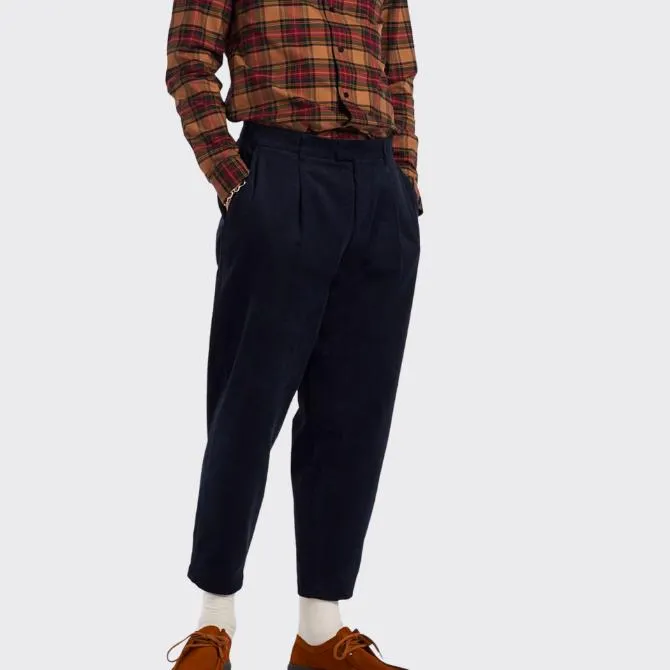 02572 Fred Perry Cropped Corduroy Trousers