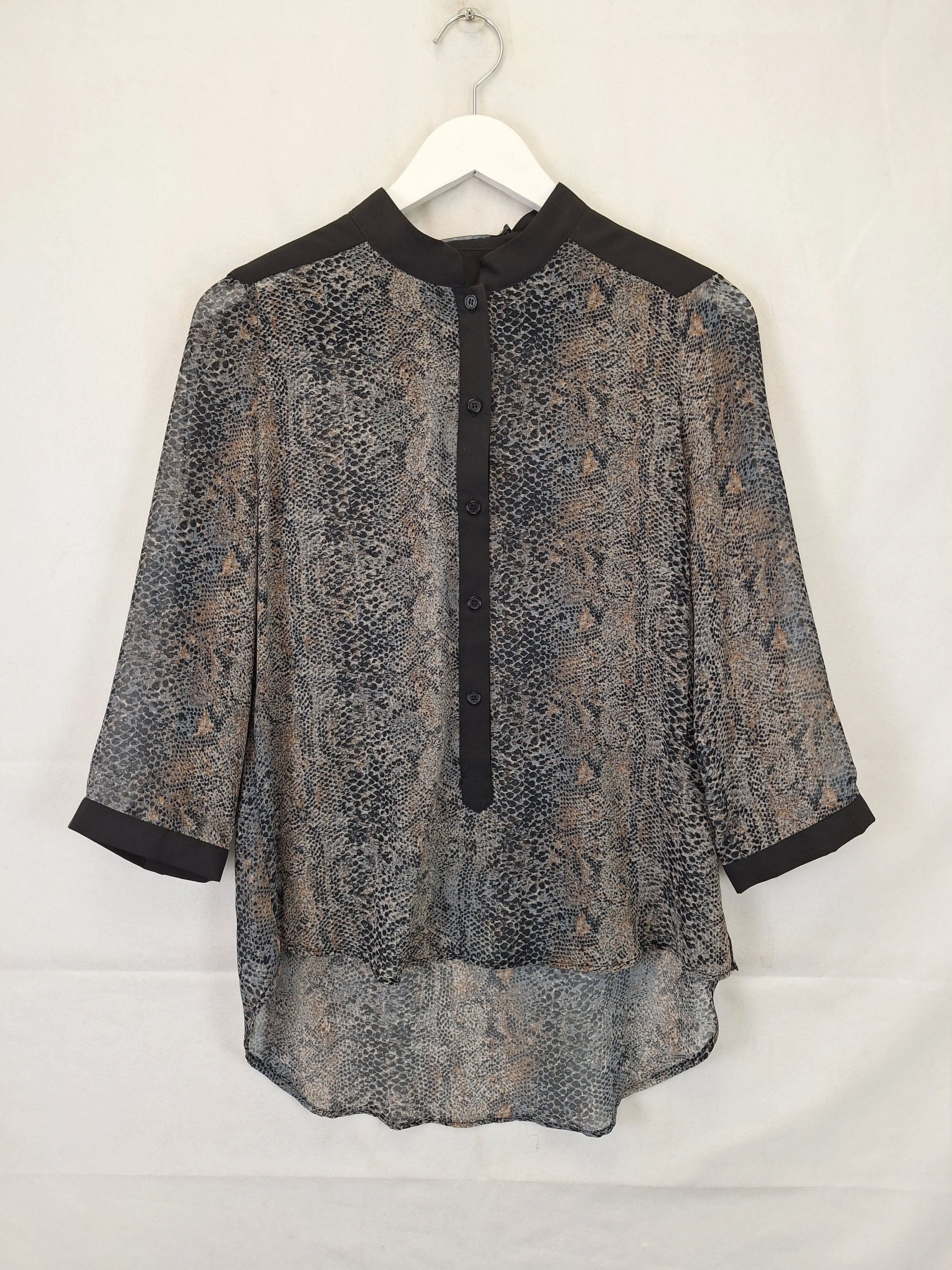 Assorted Brands Edgy Sheer Croc Collared Top Size 12