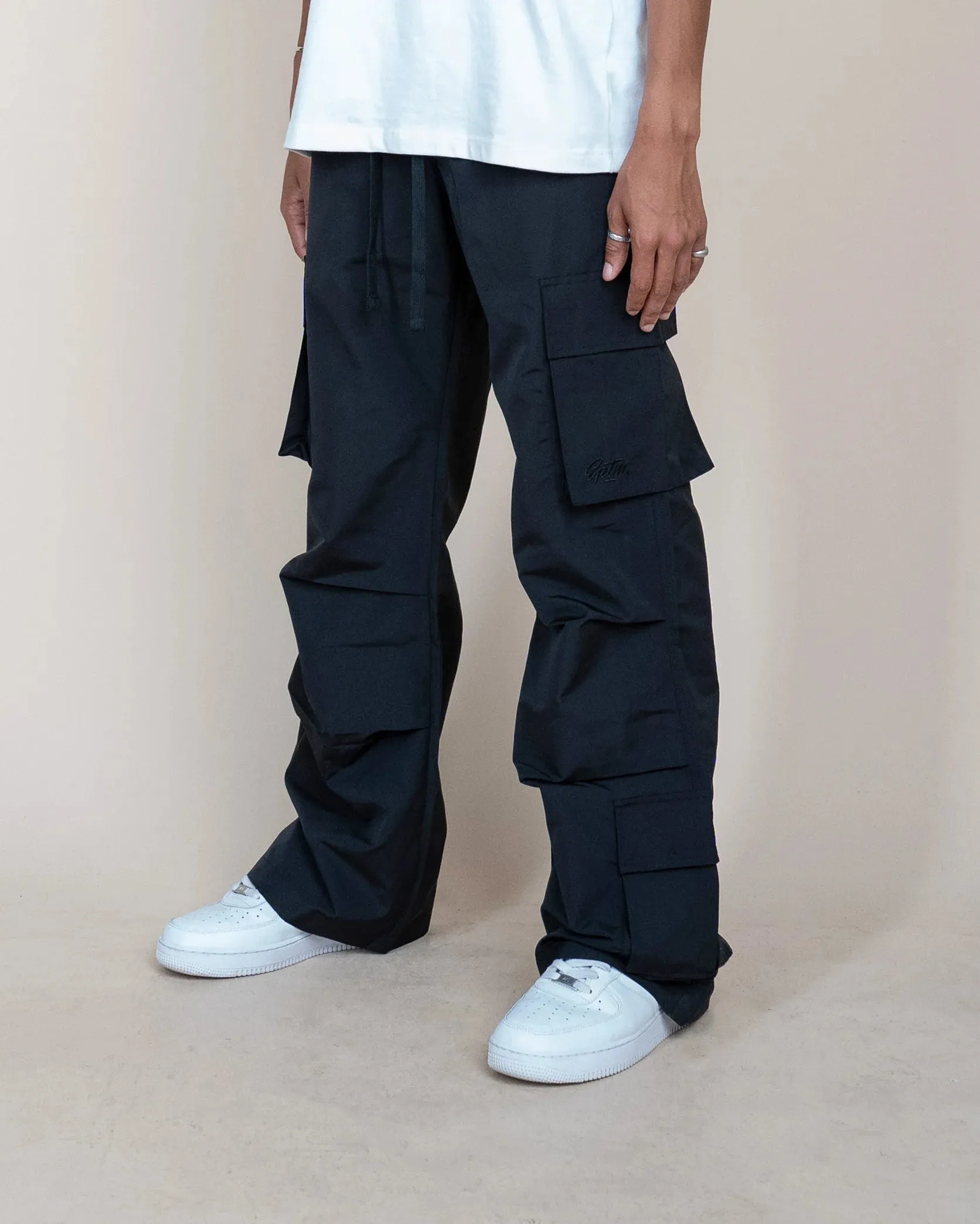 EPTM PARACHUTE CARGO PANTS BLACK