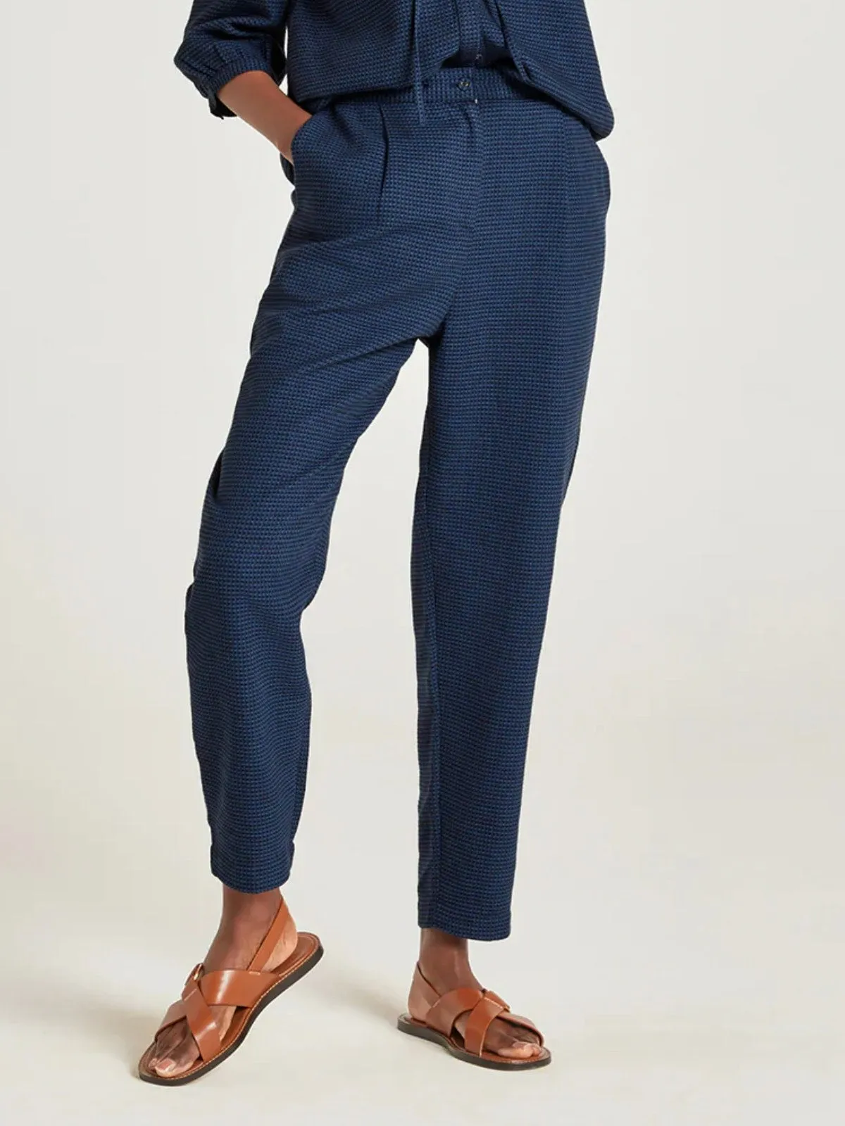 Gale Organic Cotton Barrel Leg Trouser - Navy