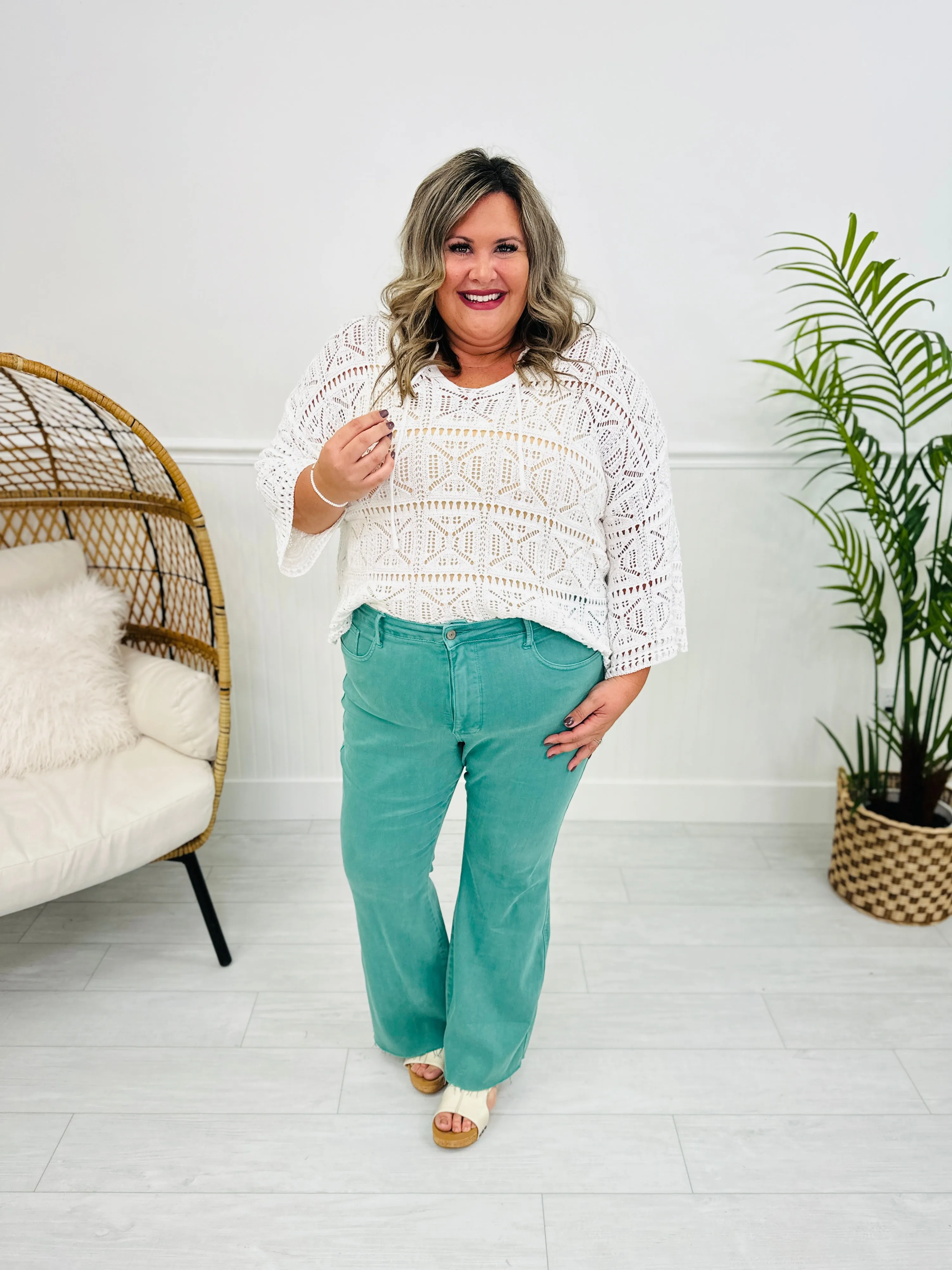 Judy Blue Totally Topaz Tummy Control Flare Jeans in Reg/Curvy