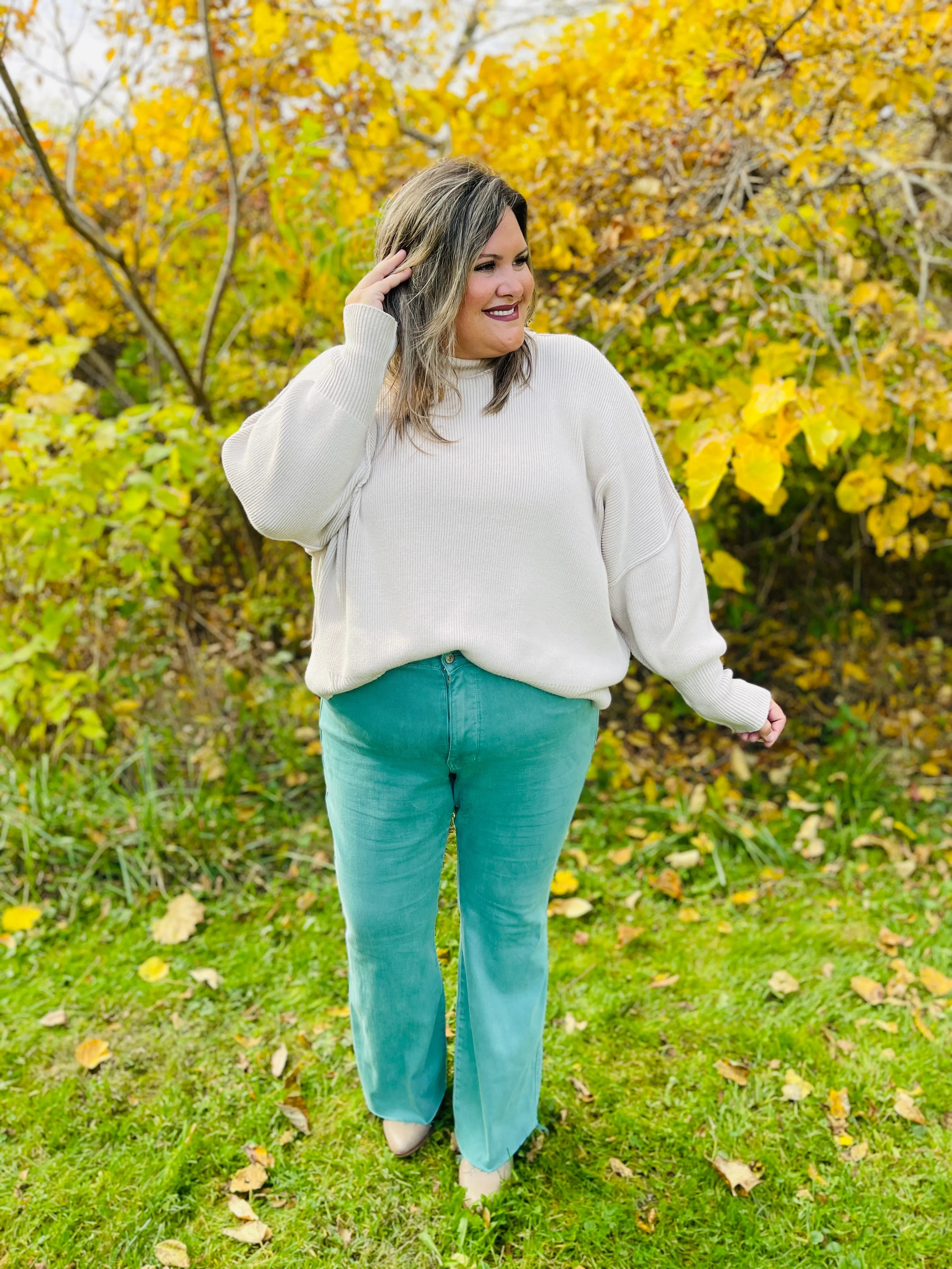 Judy Blue Totally Topaz Tummy Control Flare Jeans in Reg/Curvy