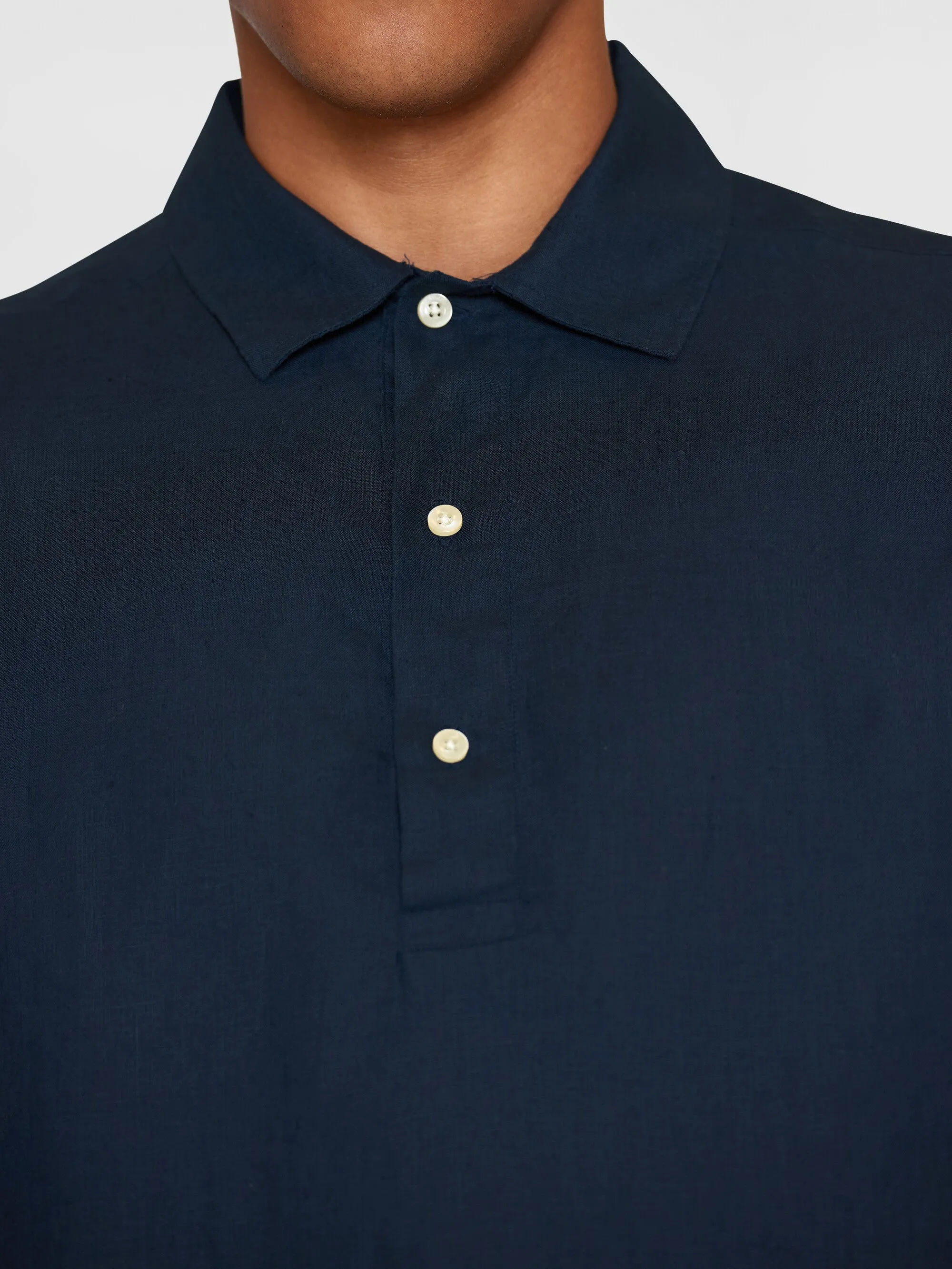 Loose linen polo shirt - GOTS/Vegan - Total Eclipse