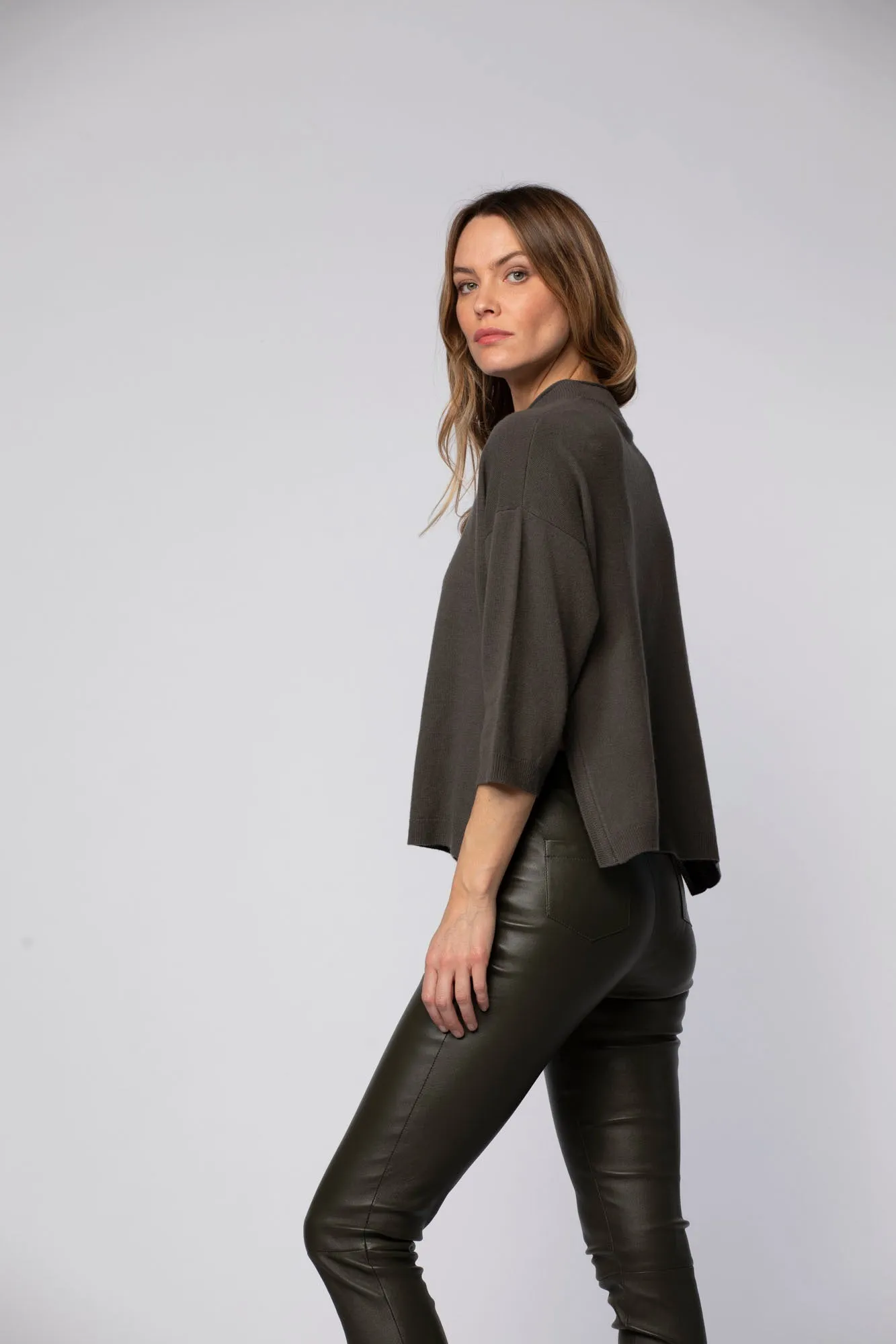 PULL AVEC EMPIECEMENT CUIR